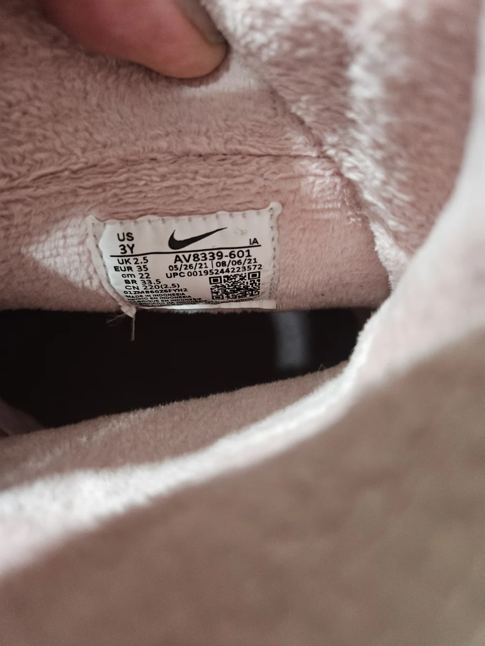 Nike Kids Pink Tan Padded Winter Boots. A Few Marks From Being Stored.  Bin 10.